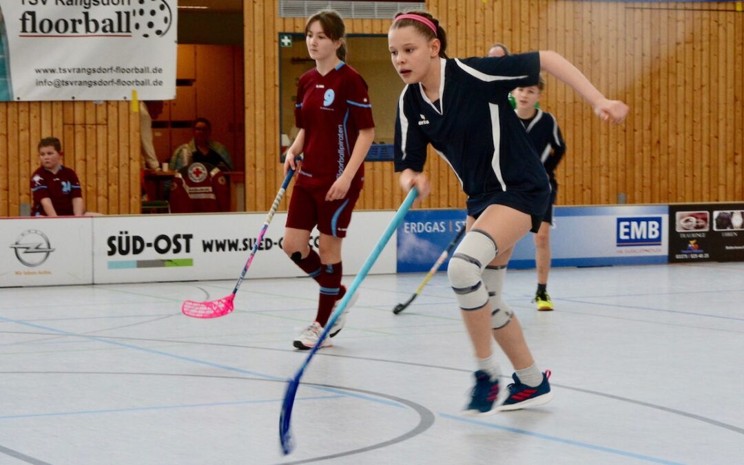 Floorball mit 204 Schüler*innen in 17 Teams aus 11 Schulen!